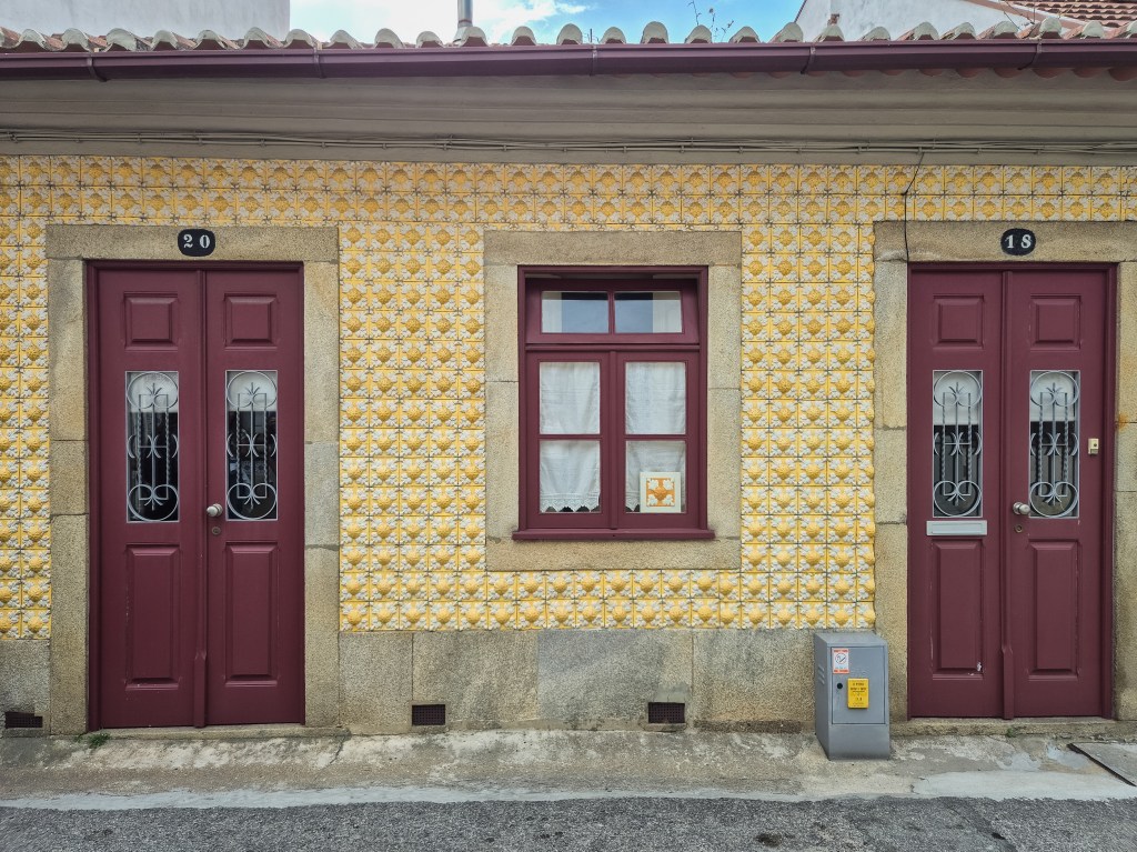 Ruas de Ovar com azulejos